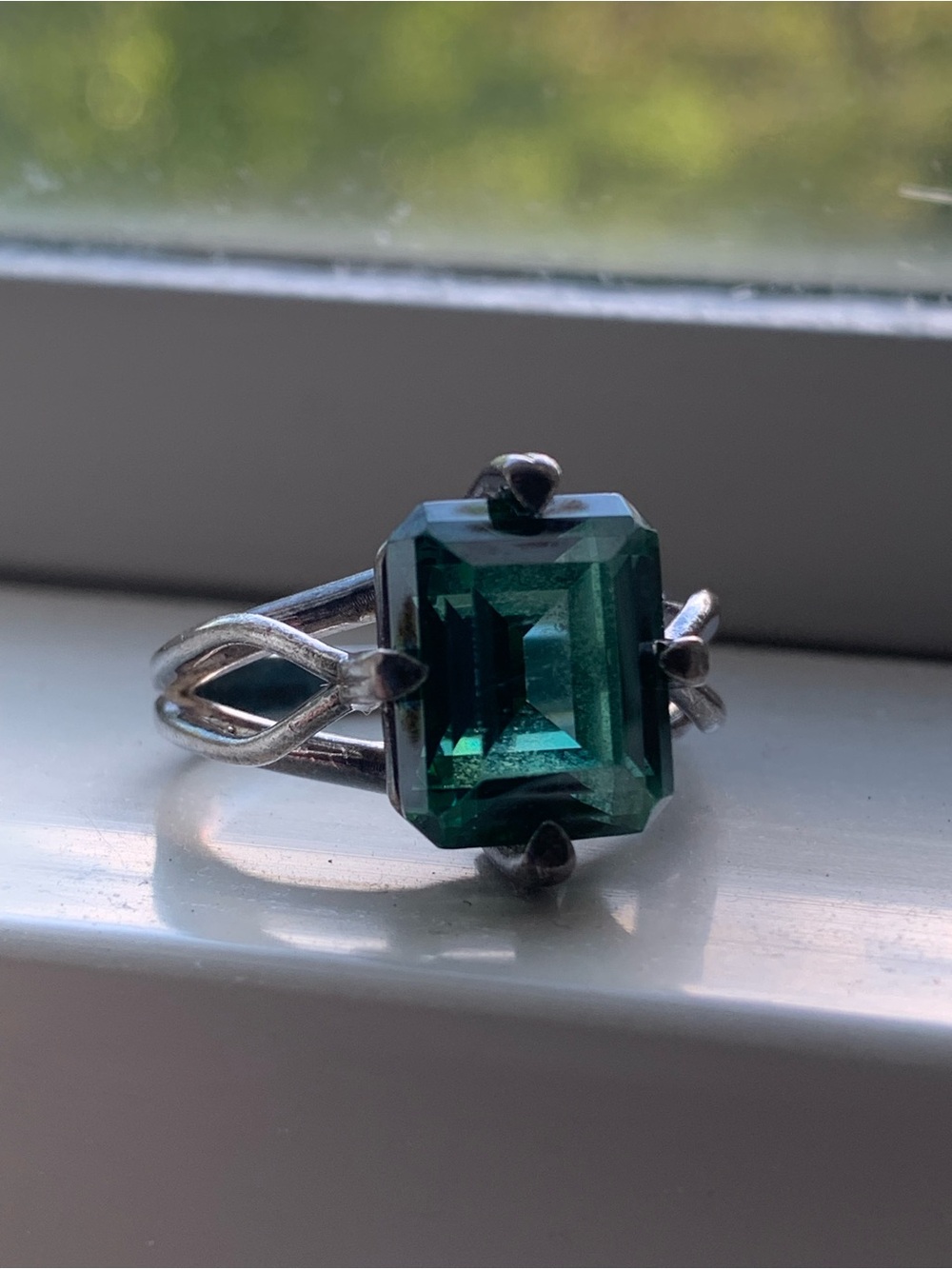 Vintage Style Emerald Cut Lab-Created Green Stone Ring | 925 Sterling Silver